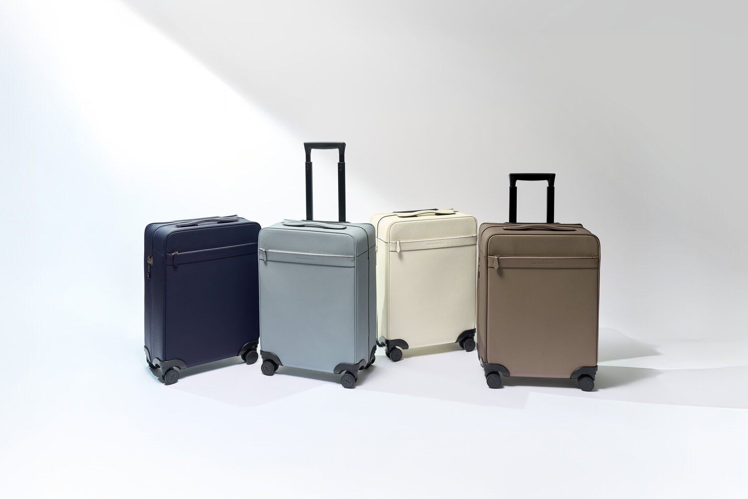 レザースーツケースお買い上げでケアキットをプレゼント