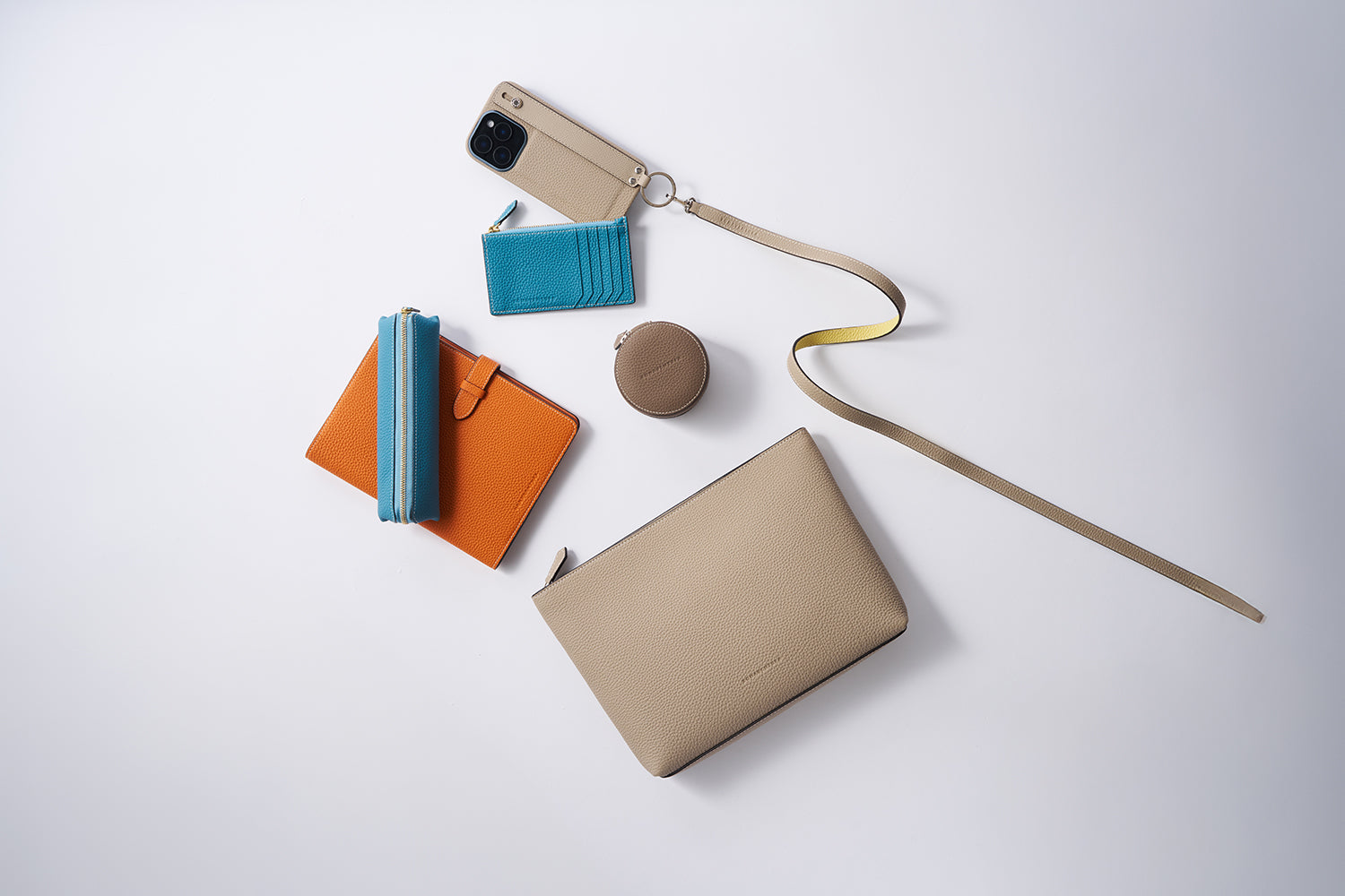 スクエアポーチ