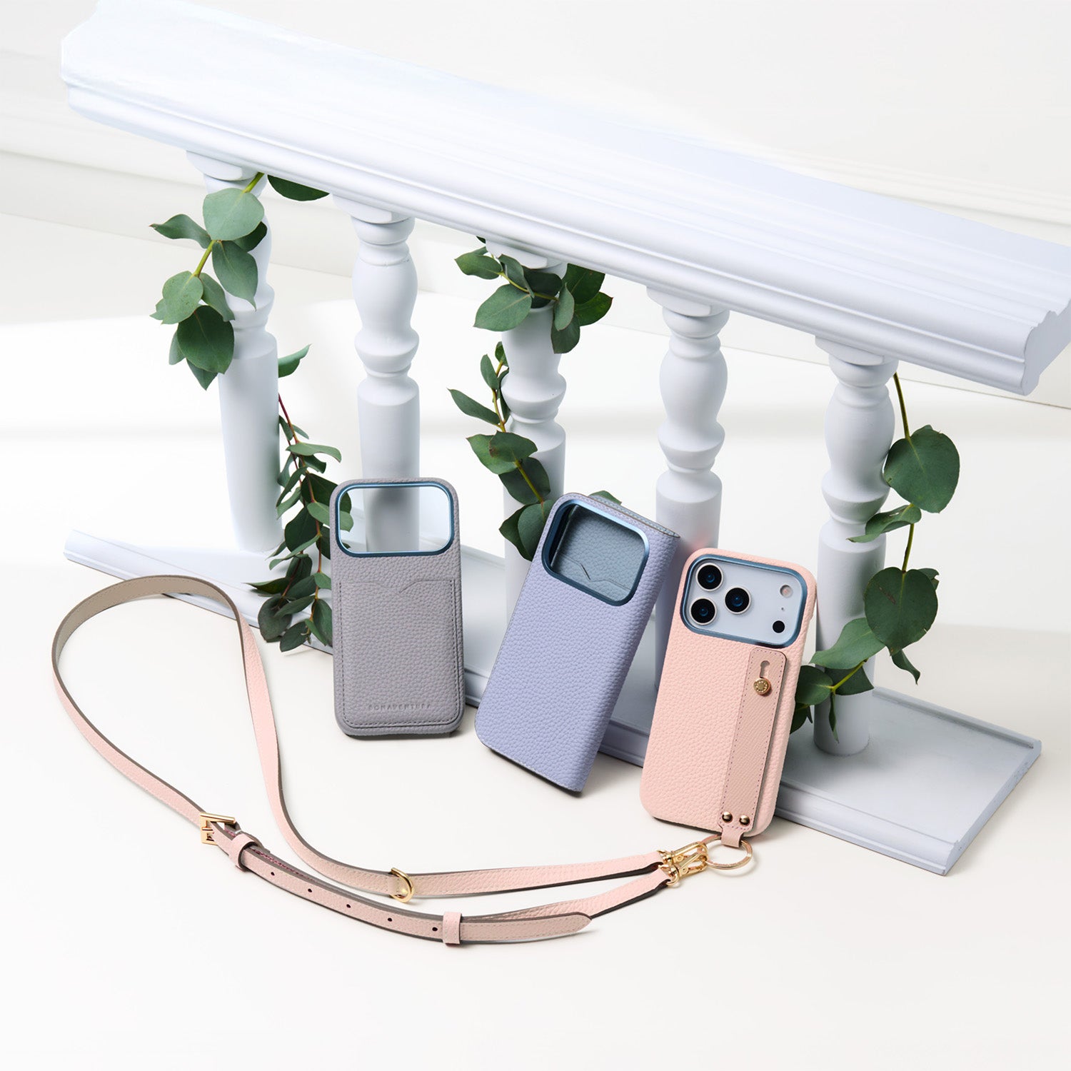 iPhone 17) ハンドル付き バックカバーケース シュリンクレザー