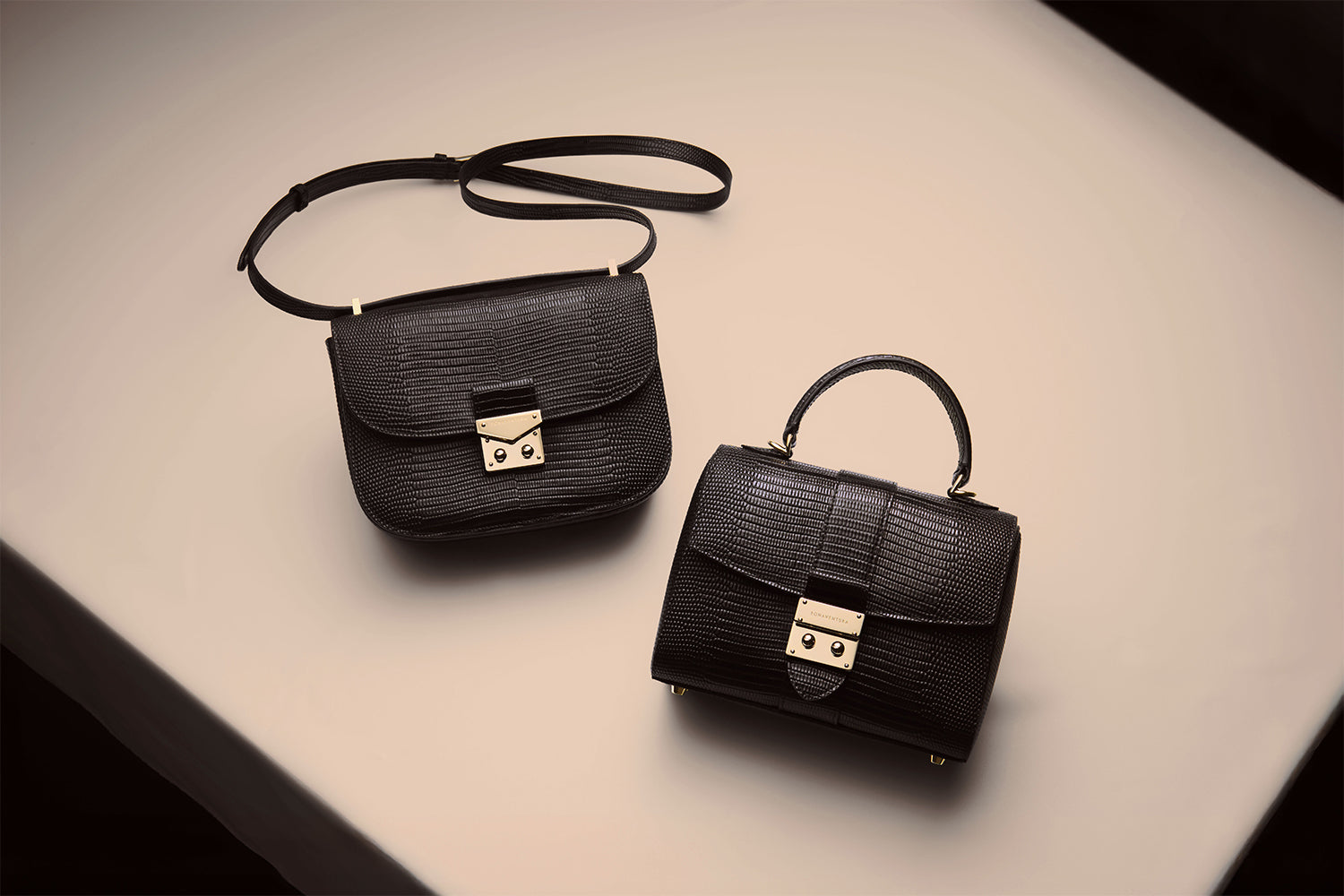 リザードエンボスレザー コレクション