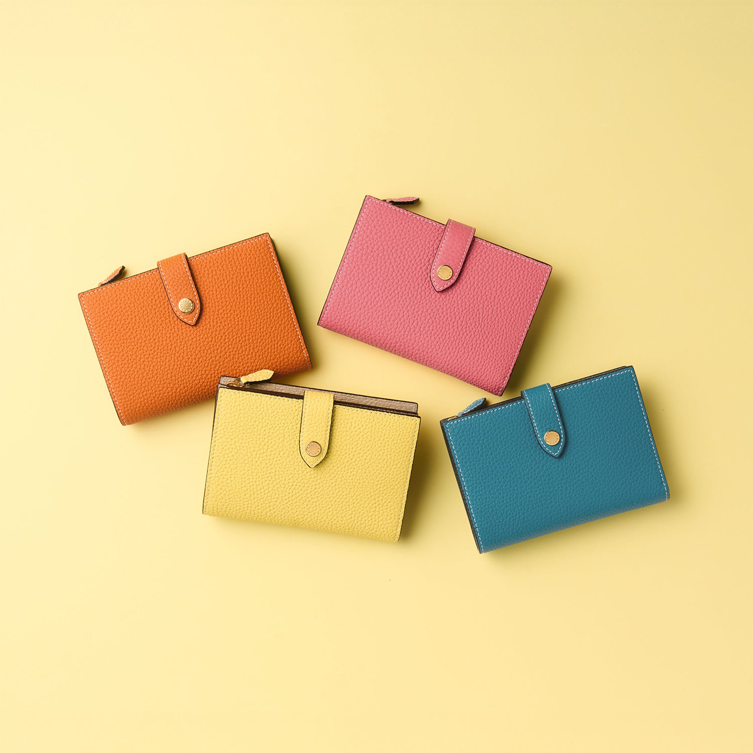 ベルテッド マルチ ウォレット シュリンクレザー (ミディアム)