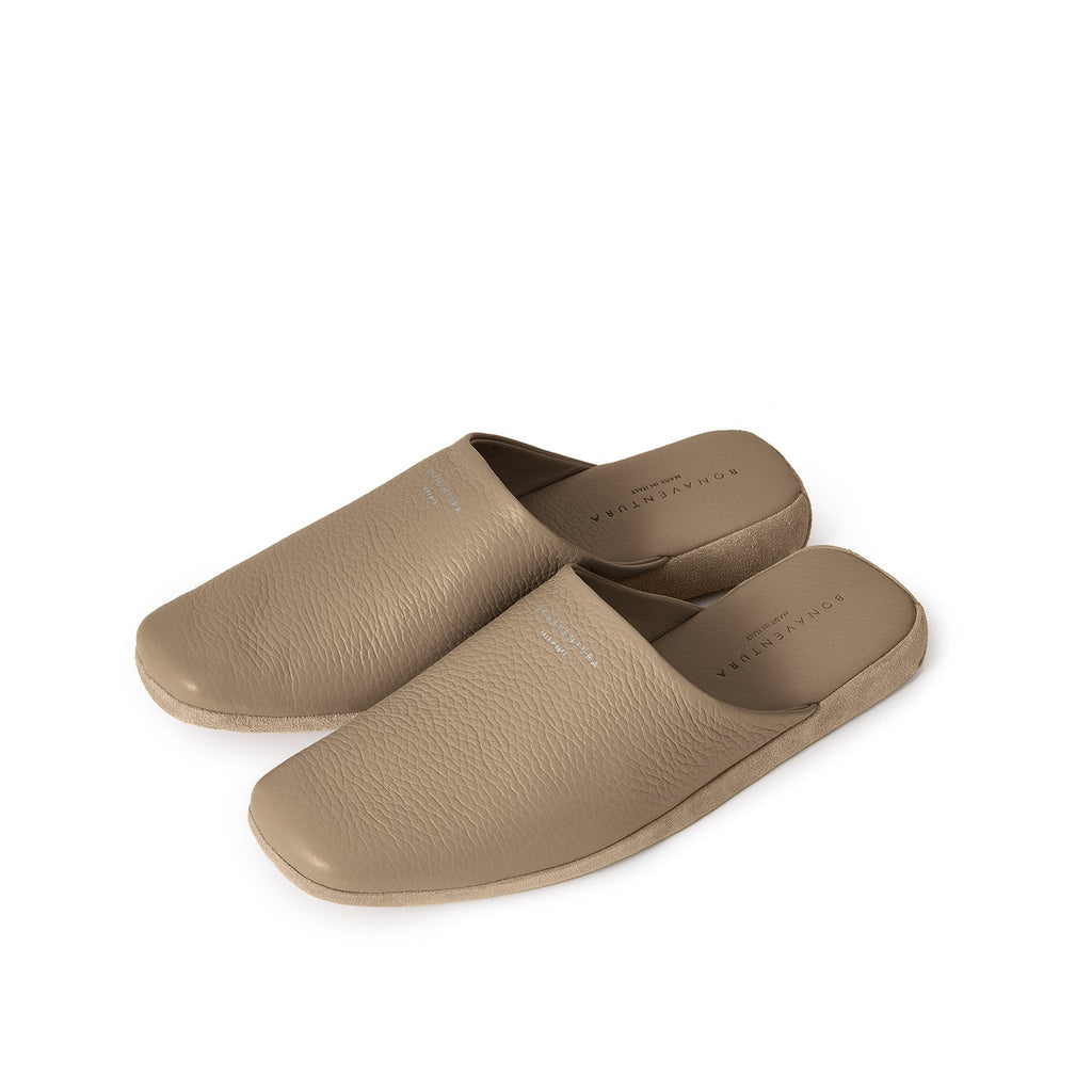 Room Shoes with Logo Shrink Leather (Fango)