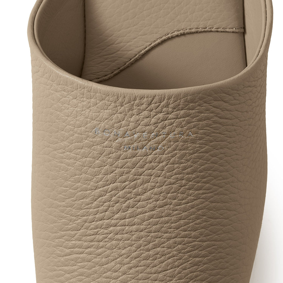 Room Shoes with Logo Shrink Leather (Fango)