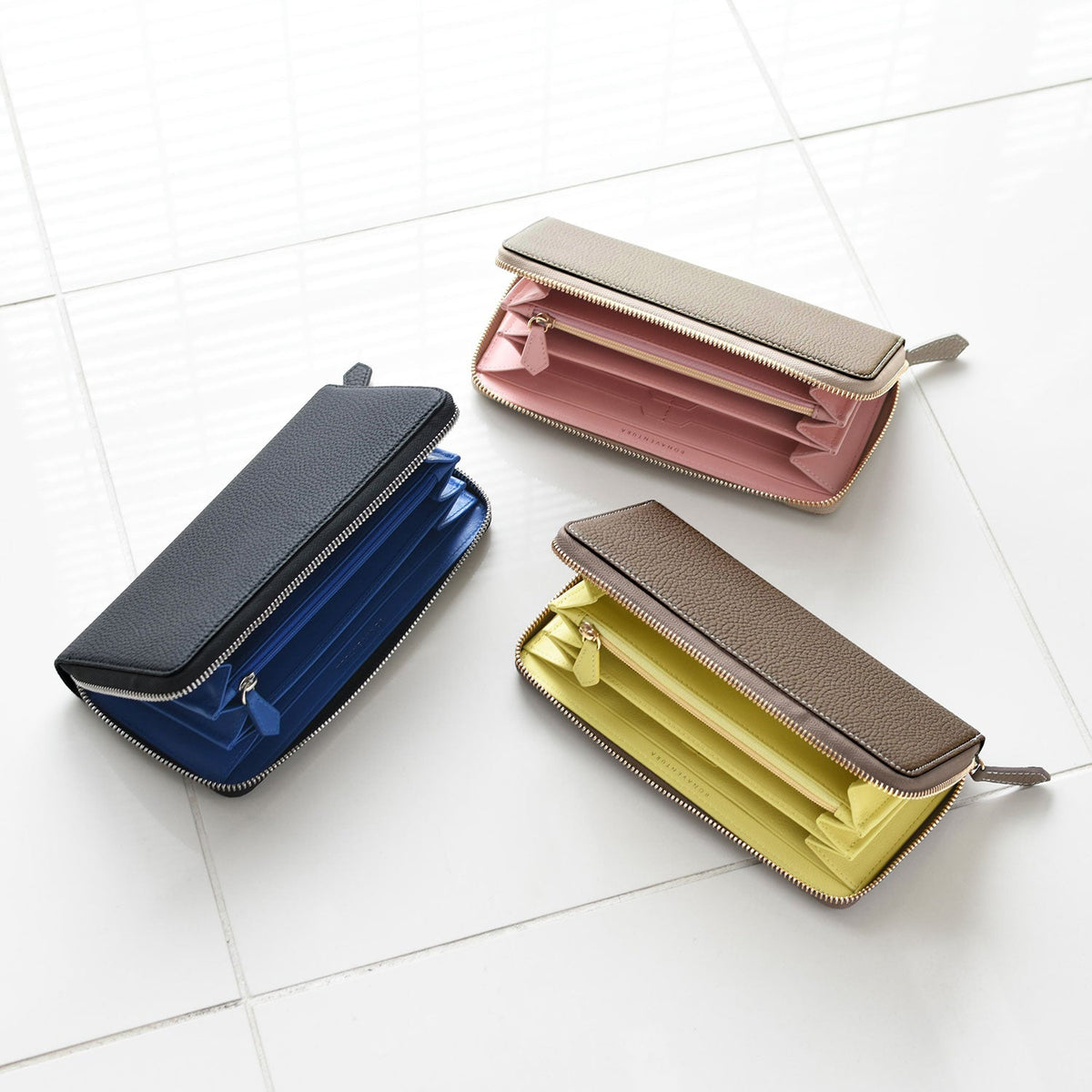 Long Zip Wallet Shrink Leather (Etoupe × Yellow)