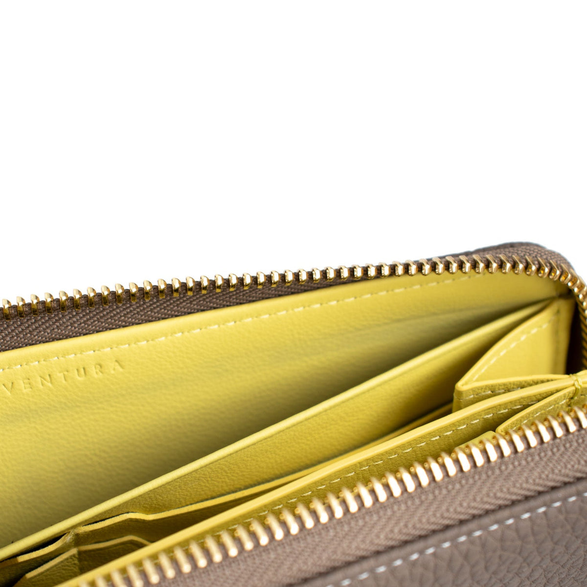 Long Zip Wallet Shrink Leather (Etoupe × Yellow)